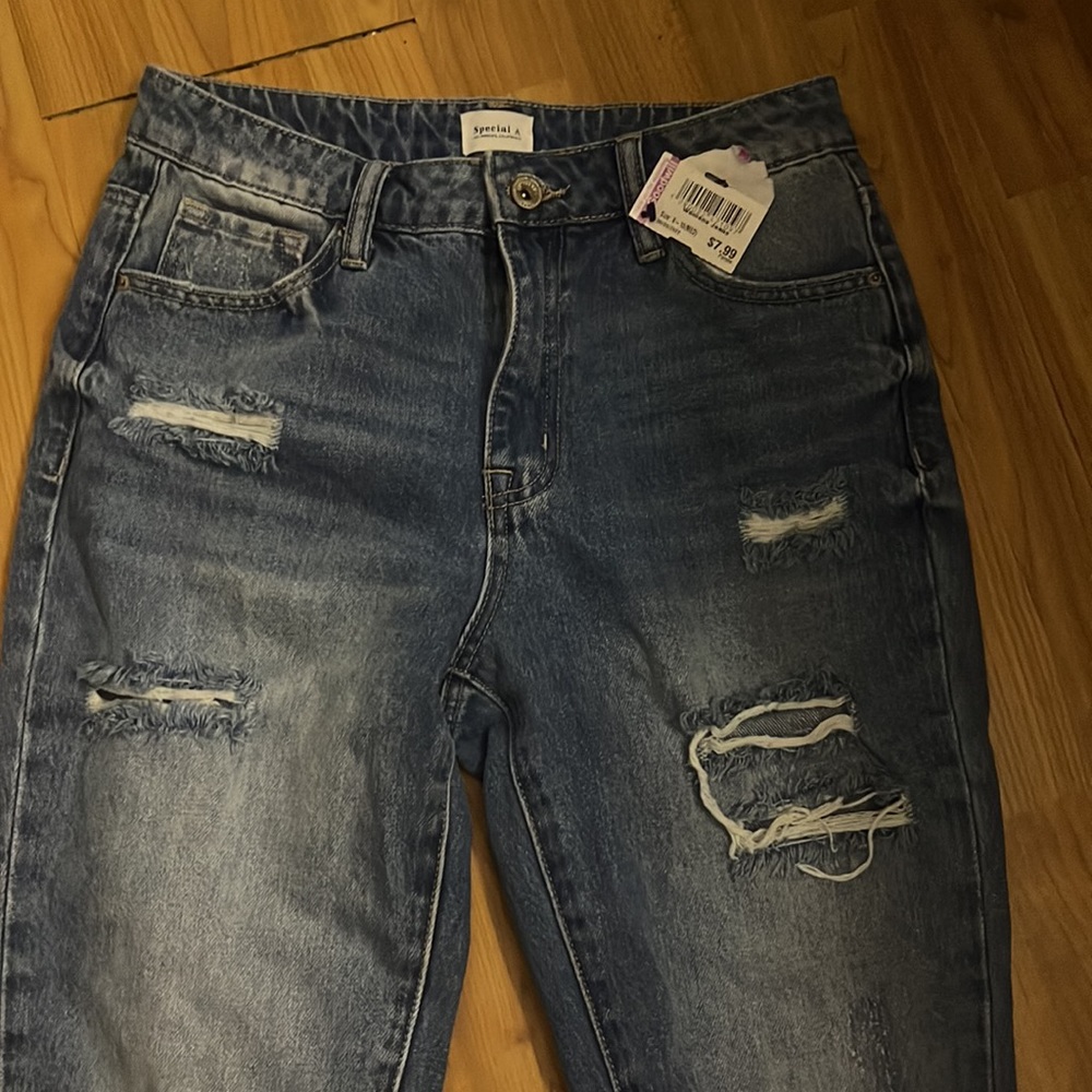 SPECIAL A RIPPED JEANS - Picture 2 of 3